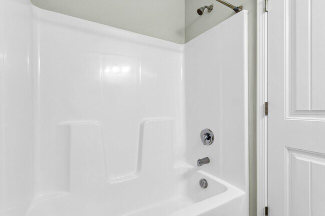 Building Photo - Beautiful Goose Creek Townhome!