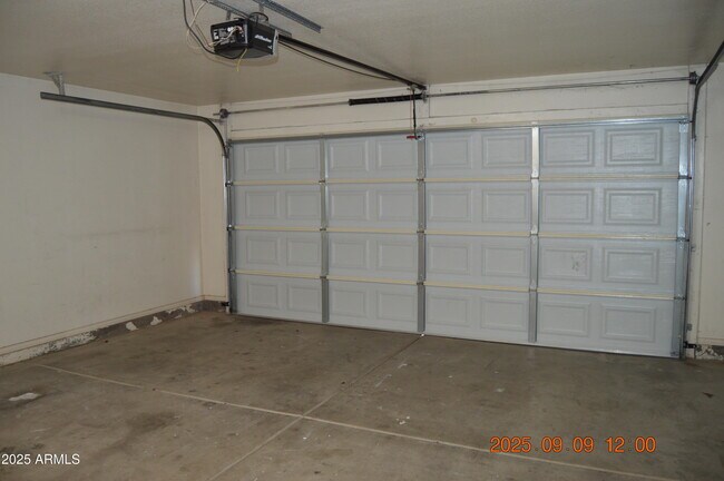 Building Photo - 4151 E Silverwood Dr