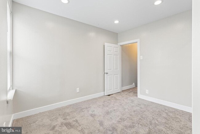 Building Photo - 544 N Allison St