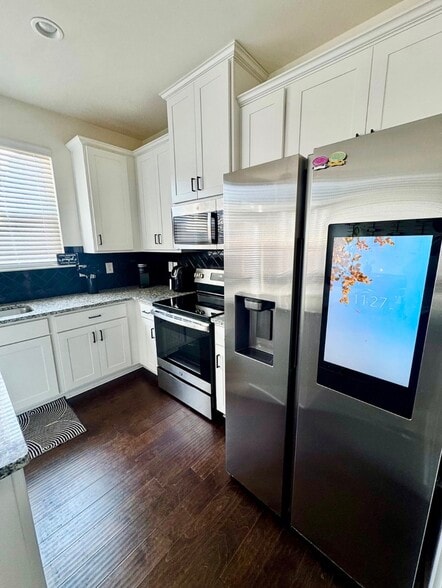 Kitchen - 5371 Radford Loop