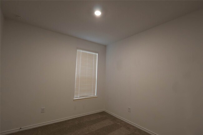 Building Photo - 14894 Ash Landing Dr