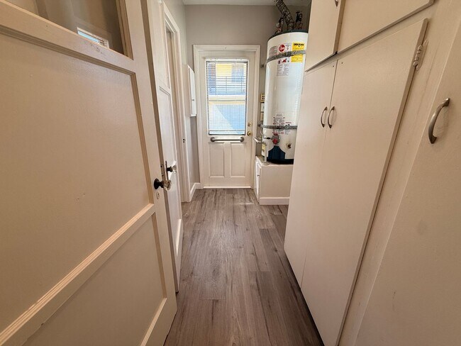 Building Photo - 2nd St., 829-831