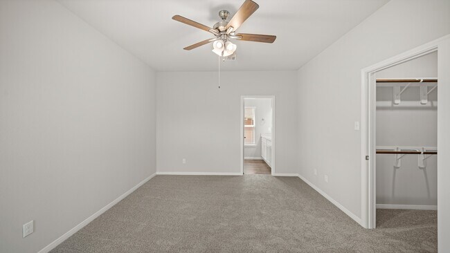 Building Photo - 13304 Nabob Dr