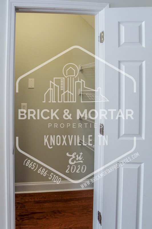 Building Photo - 5722 Rhyne Cove Ln