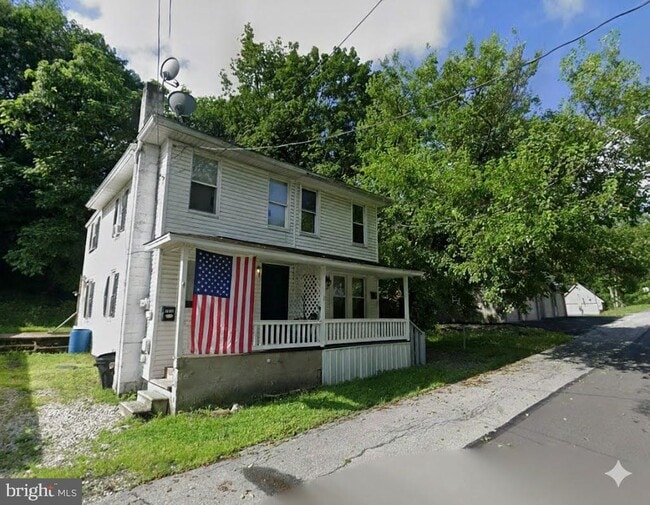 Building Photo - 1407 E Norwegian St