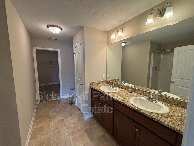 Building Photo - 159 Gregory Pl