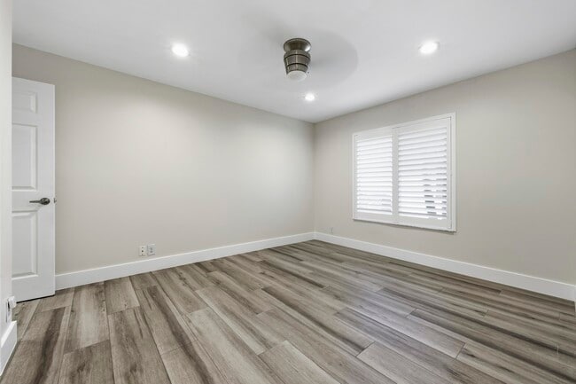 Building Photo - 10353 Milburn Ln