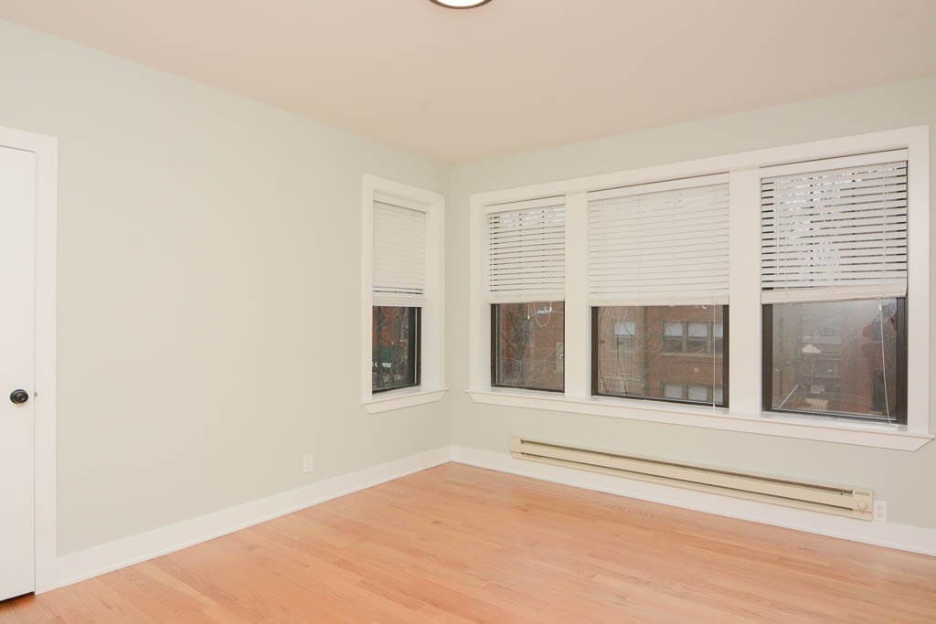 Building Photo - 4337 N Wolcott Ave