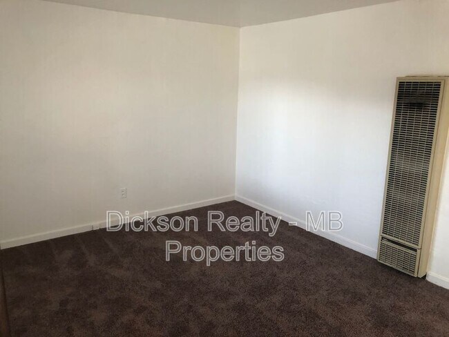 Building Photo - 660 Wilson Ave