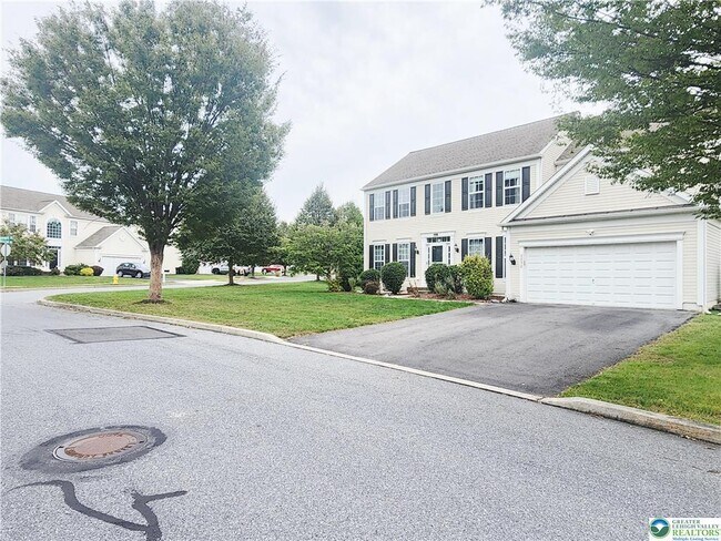 Building Photo - 8858 Pathfinder Rd