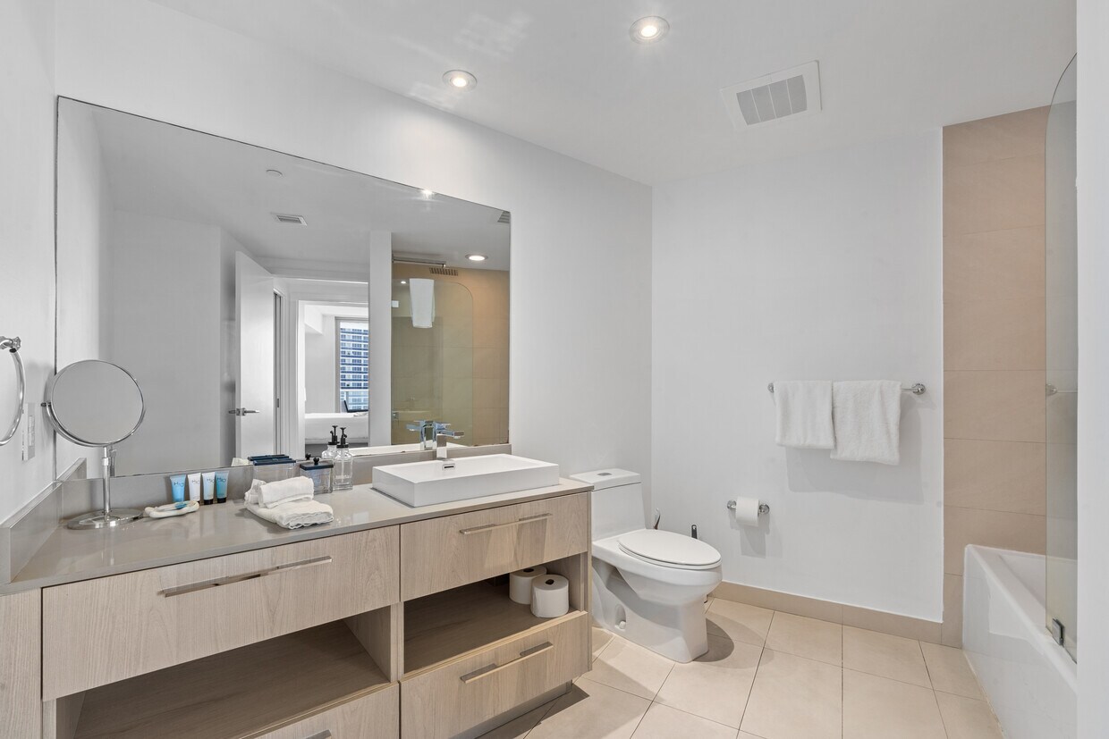 Building Photo - 4111 S Ocean Dr