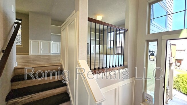 Building Photo - 1405 NE 71st Dr