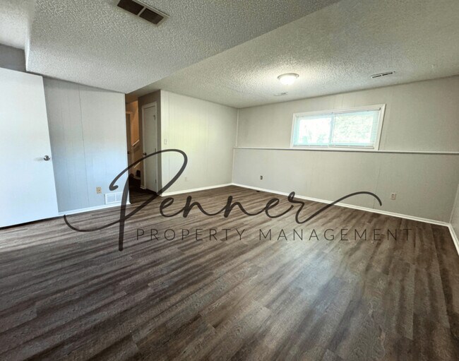 Building Photo - 2707 S Coachman Dr