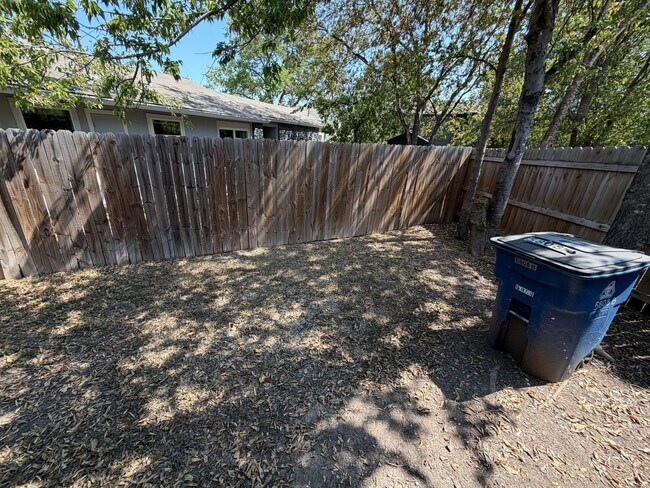 Building Photo - 5808 Cherry Park