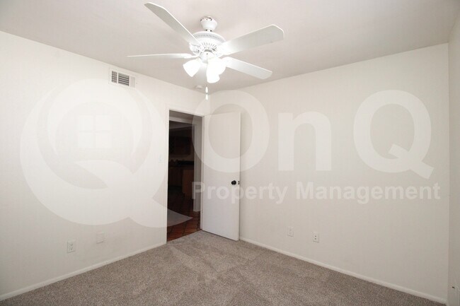 Building Photo - 1623 E Palmcroft Dr