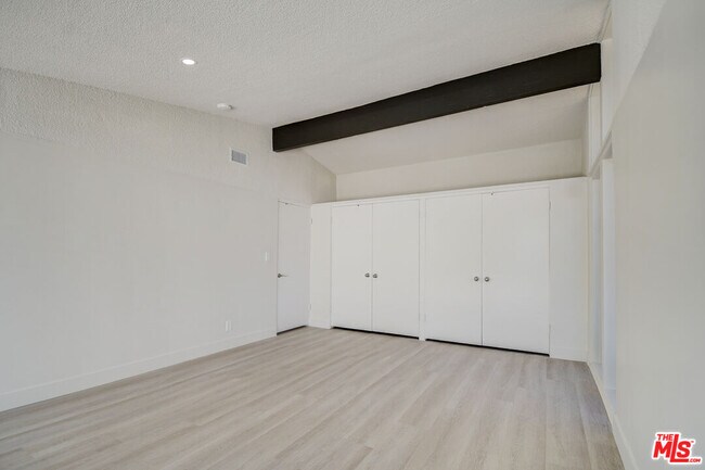 Building Photo - 5452 Rockledge Dr