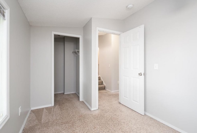 Building Photo - Perfect 4 bedroom count Home in Minneapolis