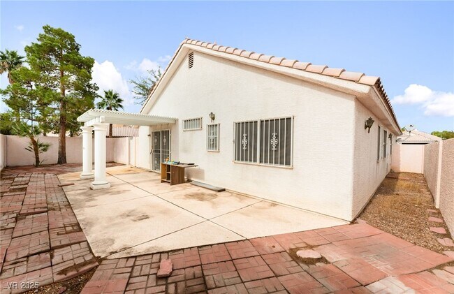 Building Photo - 5209 Velazco Ln