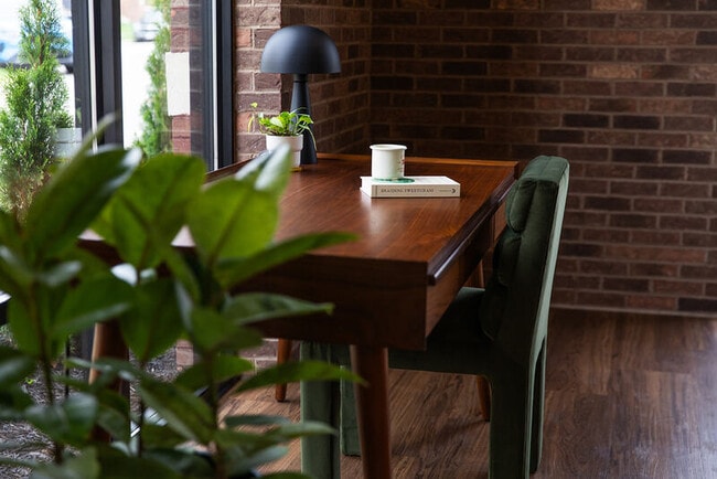 Building Photo - 723 Mt Vernon Ave