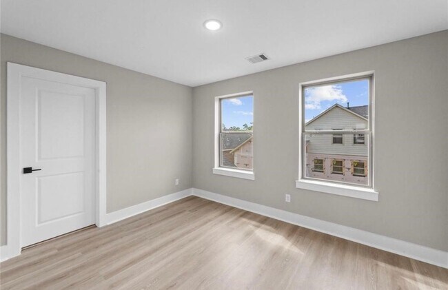 Building Photo - 20019 Venetto St