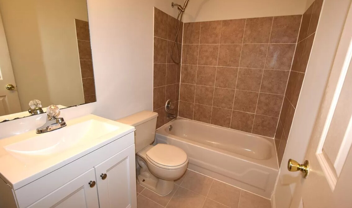 Building Photo - 57 Tanglewood Ct