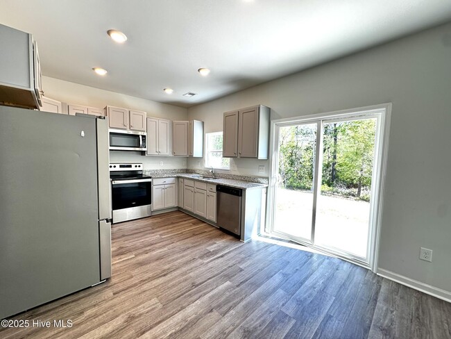 Building Photo - 1505 Pleasant Holw Ct SE