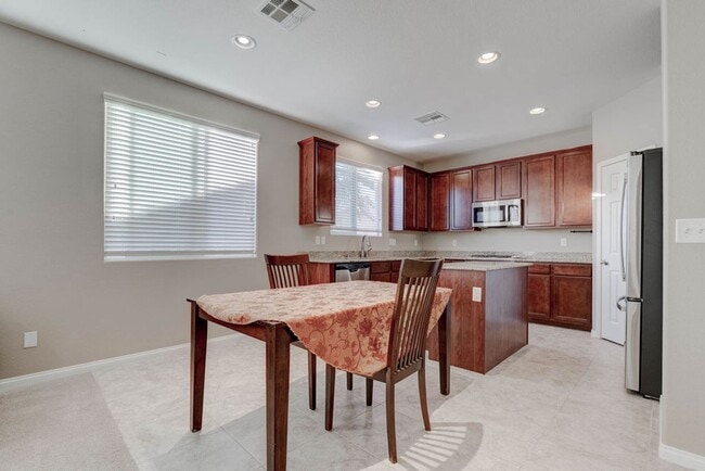 Building Photo - 10931 Sardinia Sands Dr