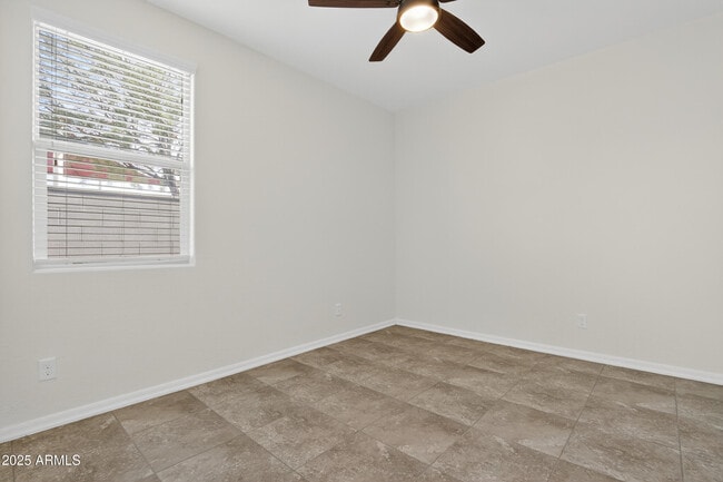 Building Photo - 17763 W Granite View Dr