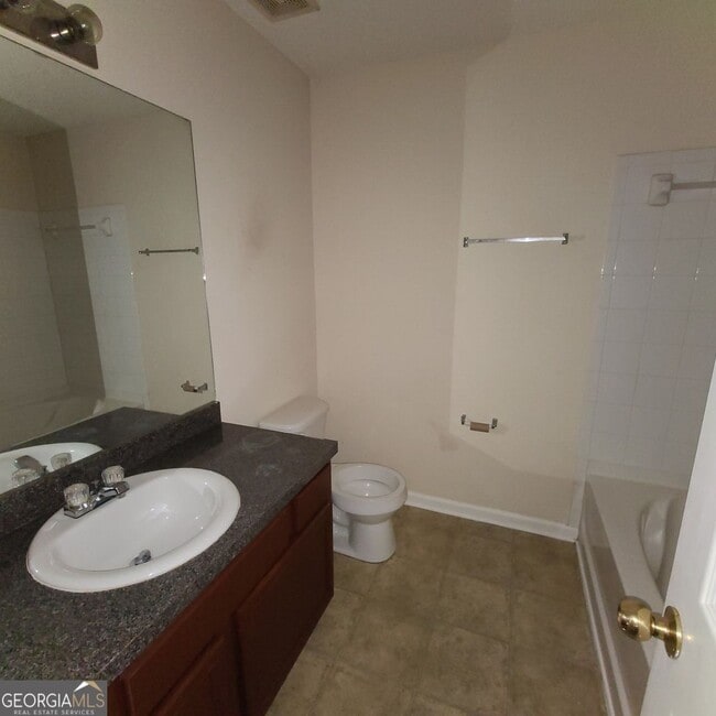 Building Photo - 2290 Nicole Dr