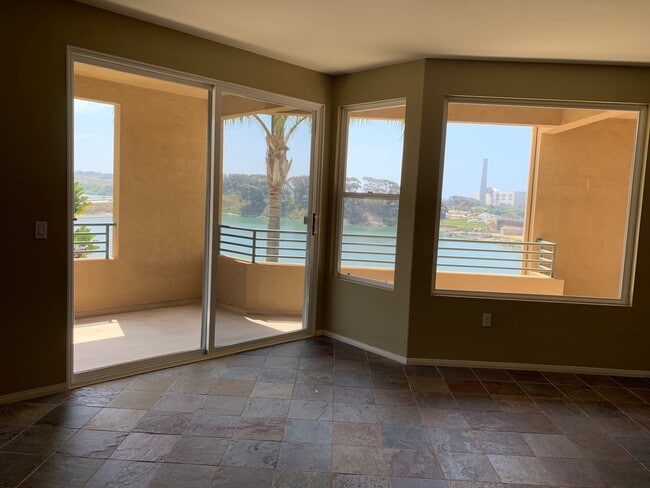 Building Photo - Major Ocean & Lagoon Views from this Beaut...