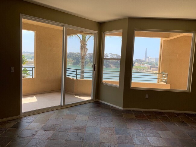 Building Photo - Major Ocean & Lagoon Views from this Beautiful 2 Master Bedroom + Den Ocean Pointe Condo!