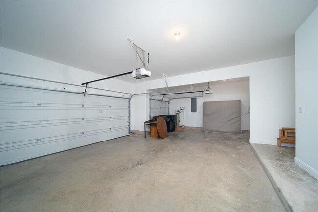 Building Photo - 4715 Hollow Tree Dr