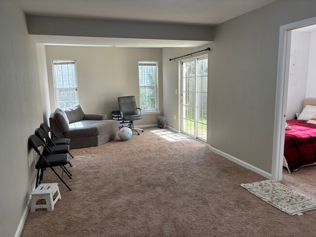 Primary Photo - 2507 Oak Tree Ln