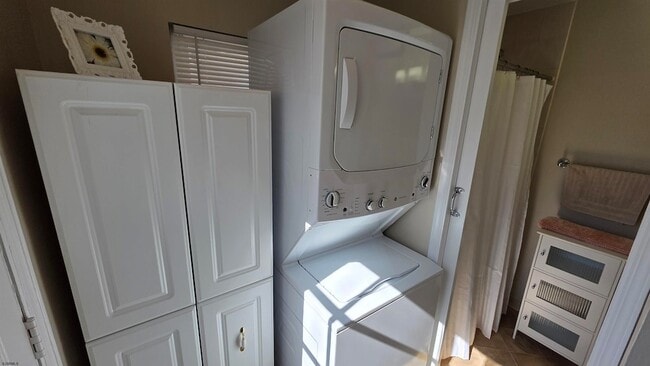 Building Photo - 34 N Montgomery Ave