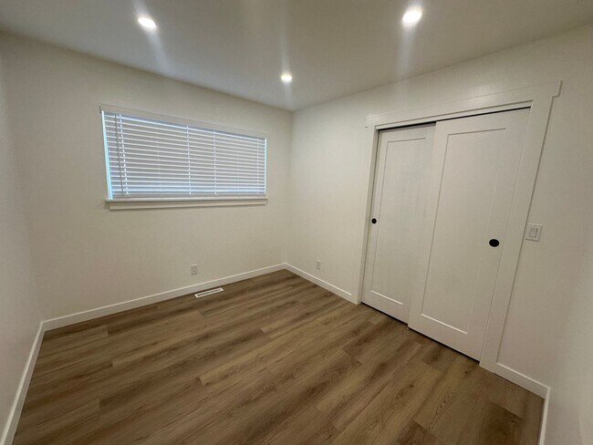 Building Photo - 3221 Downey Ave