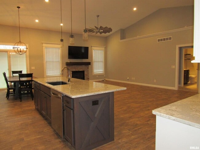 Building Photo - 1659 Celtic Ct