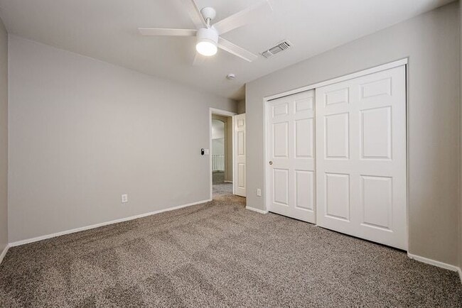 Building Photo - 5BD 3BA with Pool in West Chandler!
