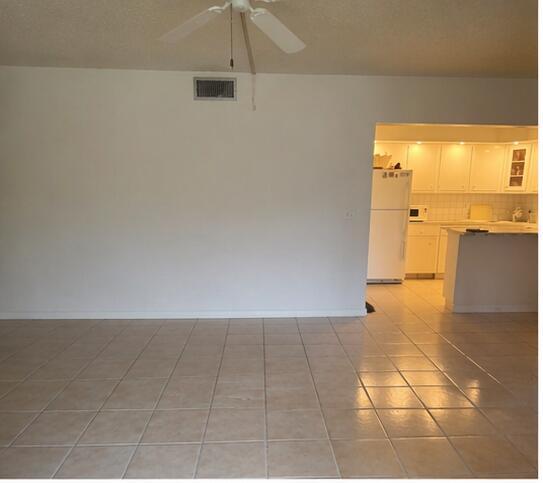 Building Photo - 409 Pine Glen Ln