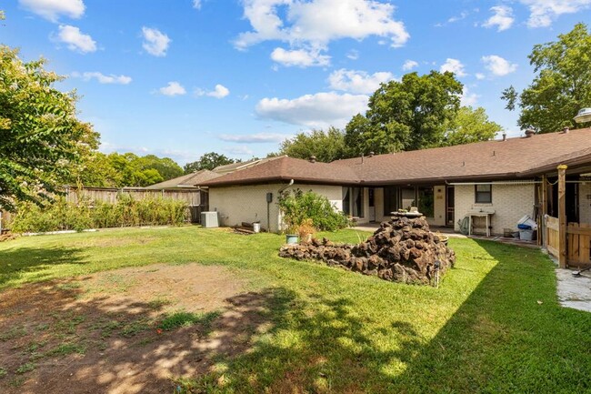 Building Photo - 4010 Paraguay Cir