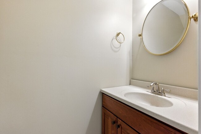 Building Photo - York County 4 BR Coventry House