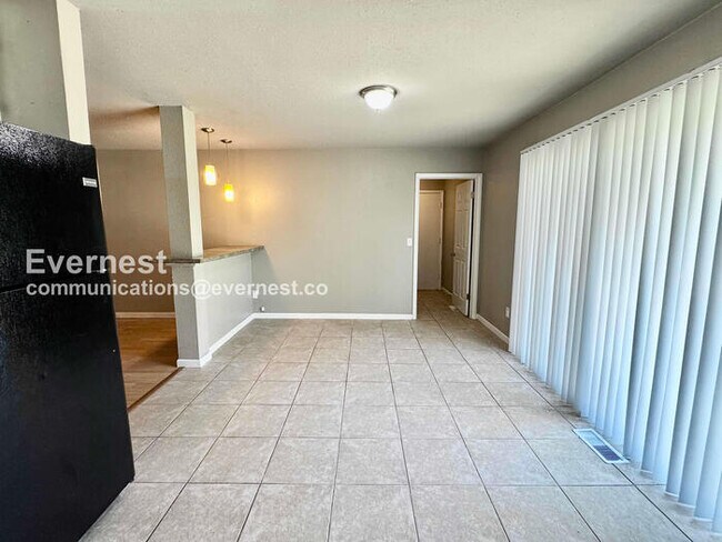 Building Photo - 3-Bed, 1.5-Bath Home with Garage / Pet-Friendly / Available now!