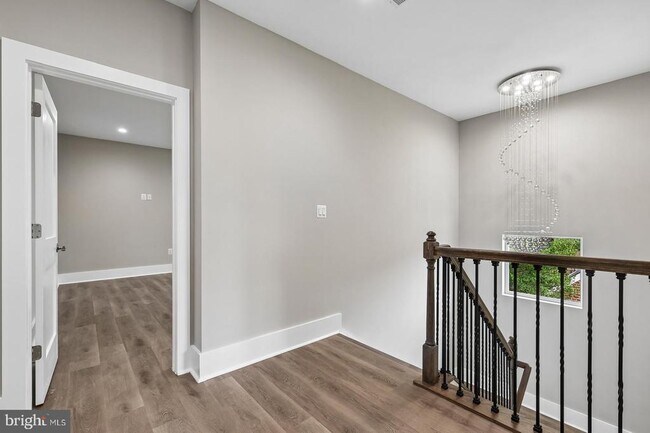 Building Photo - 735 N George Mason Dr