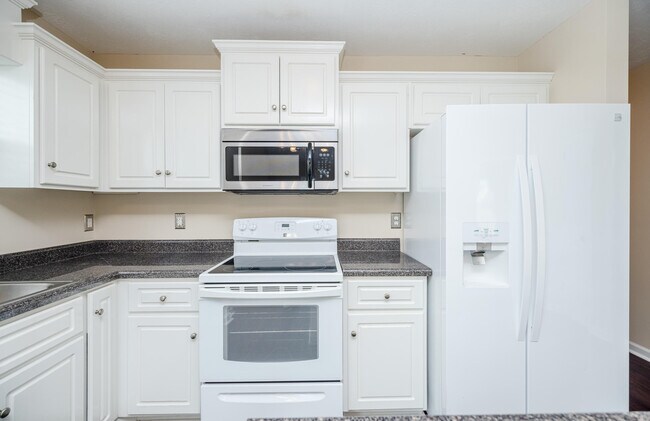 Building Photo - 131 Grove Landing Ct