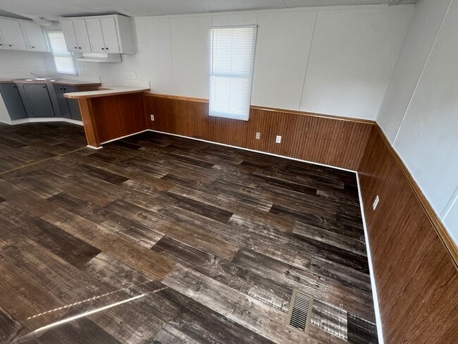 Building Photo - 2214 Cattail Cir