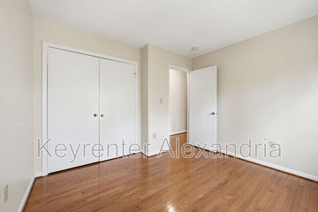 Building Photo - 8239 Dr Craik Ct