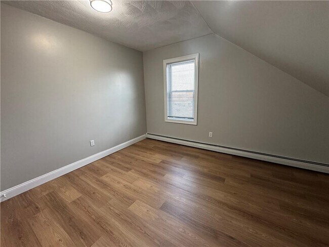 Building Photo - 95 Mulberry St