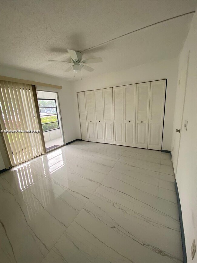 Building Photo - 111 Tilford F