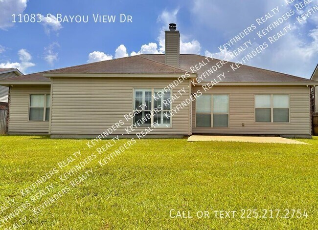 Building Photo - 11083 S Bayou View Dr