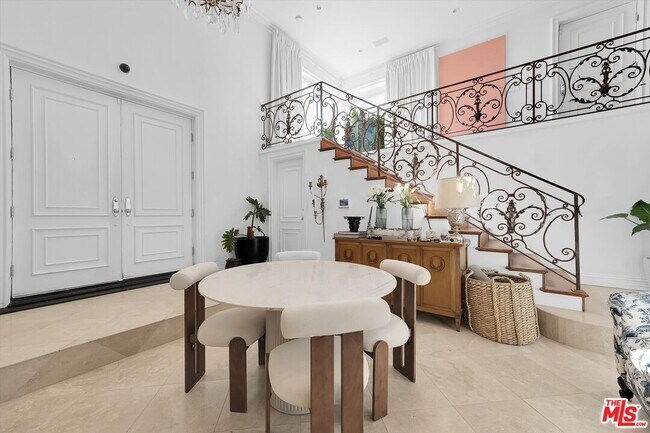 Building Photo - 1300 Summitridge Dr