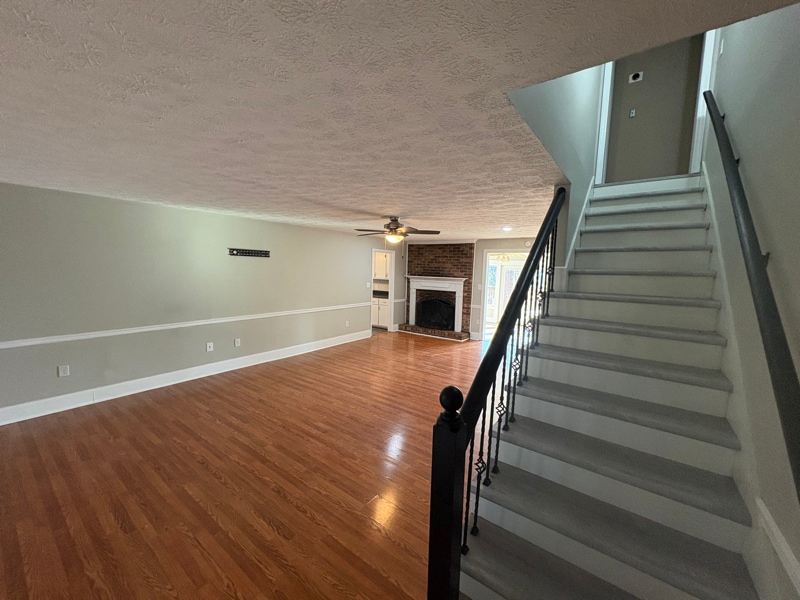 Building Photo - 404 Lake Front Dr